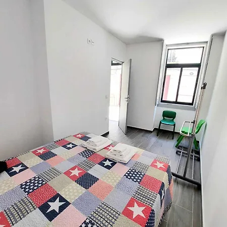 Historic Downtown Apartman *